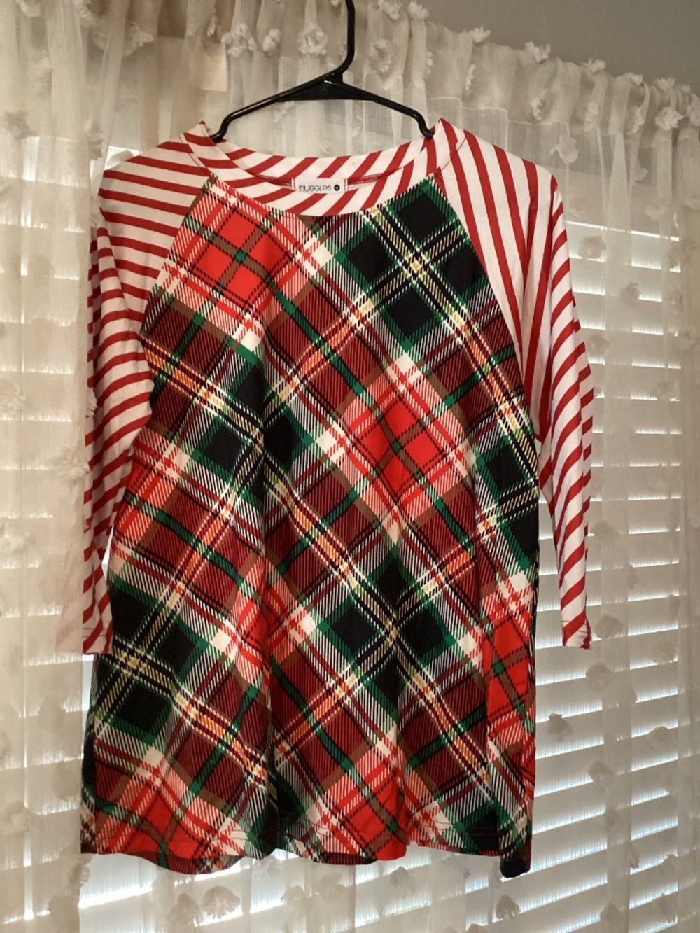 NUGGLES Women’s Medium Top